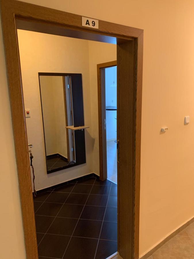 Studio Kuban Lägenhet Slăntjev Brjag Exteriör bild